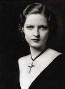 Alfred Cheney Johnston_1931_Ziegfeld Follies Girls_Dorothy Flood (cross).jpg